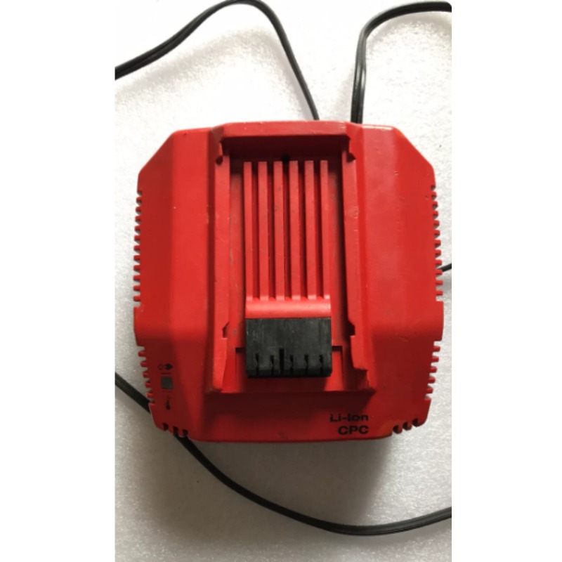 Multi-Voltage Fast Charger C 4 - Power Tools Toolstation review and price