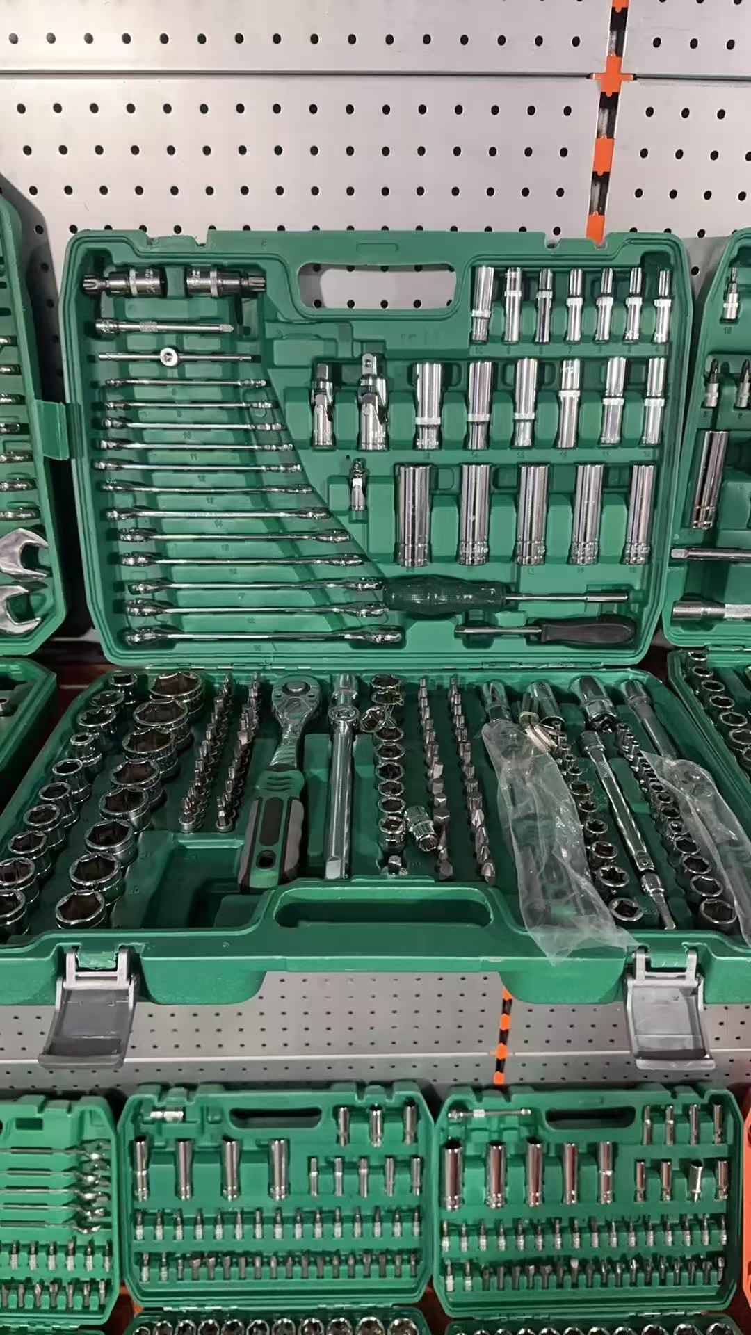 216-Piece DIY Auto Repair Tool - Power Tools Set review and price